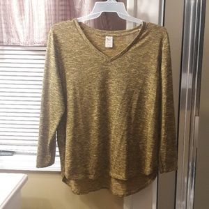 Hi Lo Knit Top      EUC